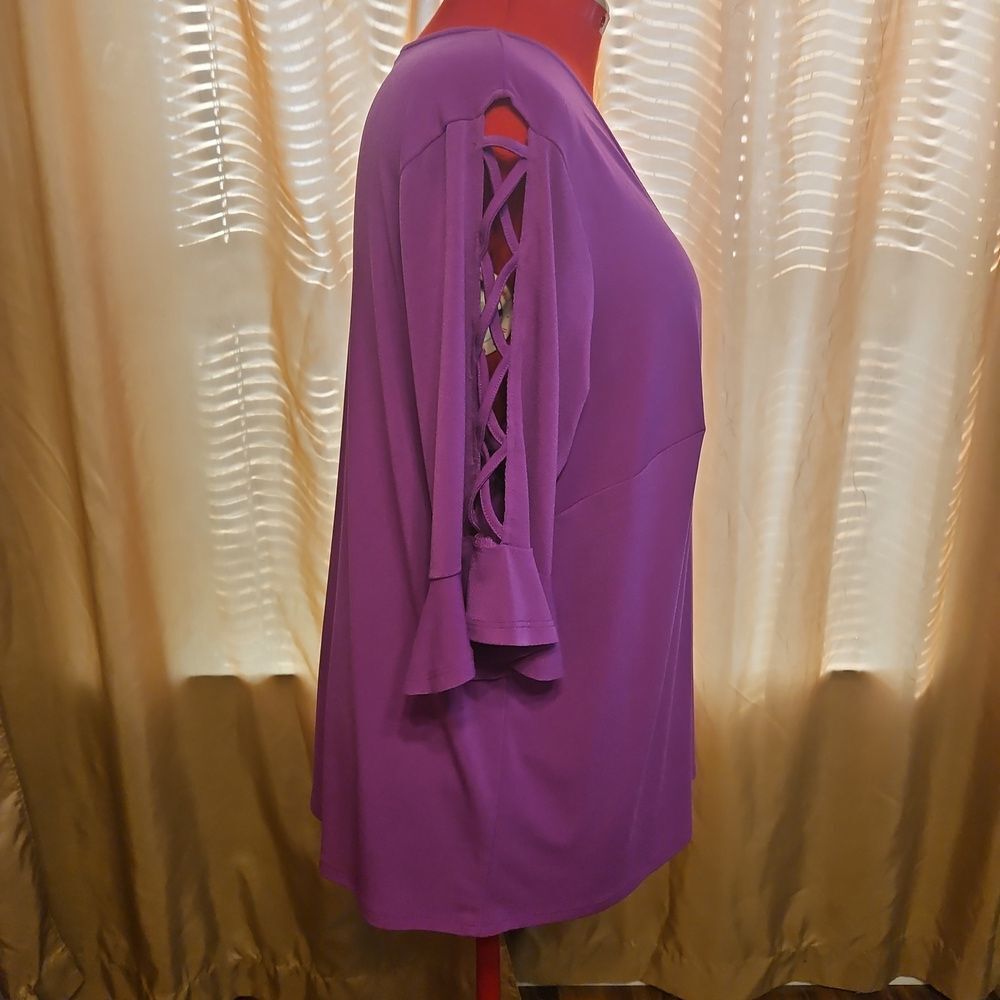 Adrianna Papell Magenta V-Neck Cold-Shoulder Blouse with Lattice Sleeves - Picture 3 of 9